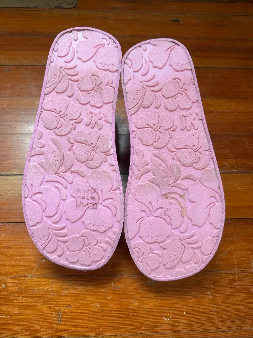 Roxy Totally Tubular Platform Slides
